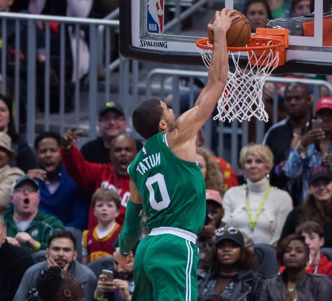 塔图姆迎来七赛季出色发挥，MAD观众热烈欢呼！