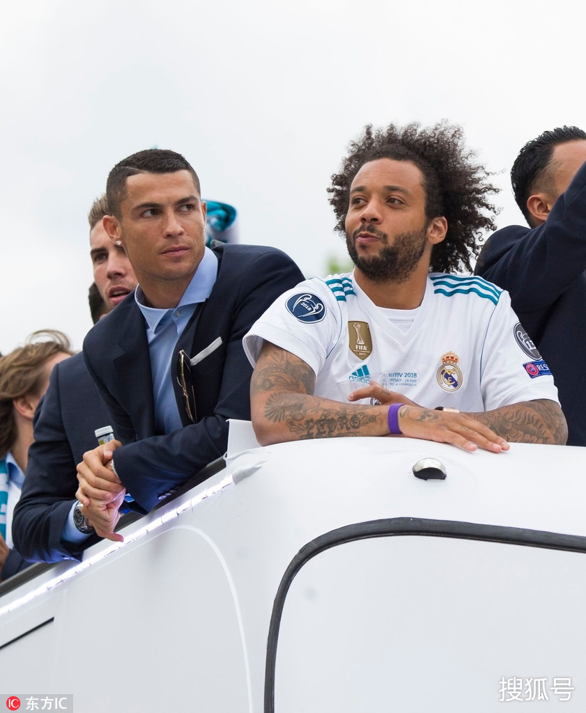 九游官网-阿扎伦卡重返赛场，出色防守首场状态出色，皇家马德里观众沸腾！热度持续攀升的简单介绍-九游官网