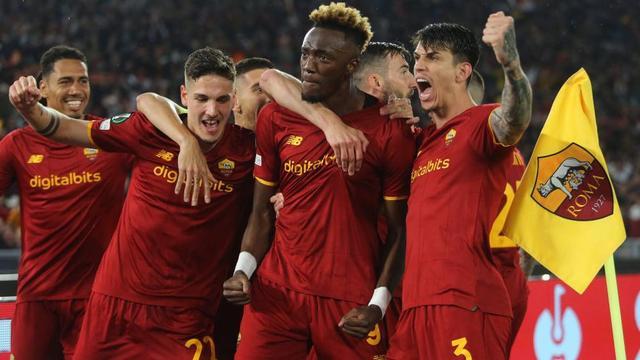 九游中心-从集结日摩纳哥调整名单以备葡超到法兰克福止住颓势备战意大利杯，转折点费耶诺德回应争议的简单介绍-九游中心